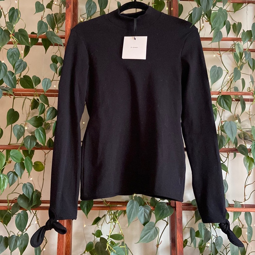 NWT By Johnny Skivvy Bow Wrist Top AU 10 US 6